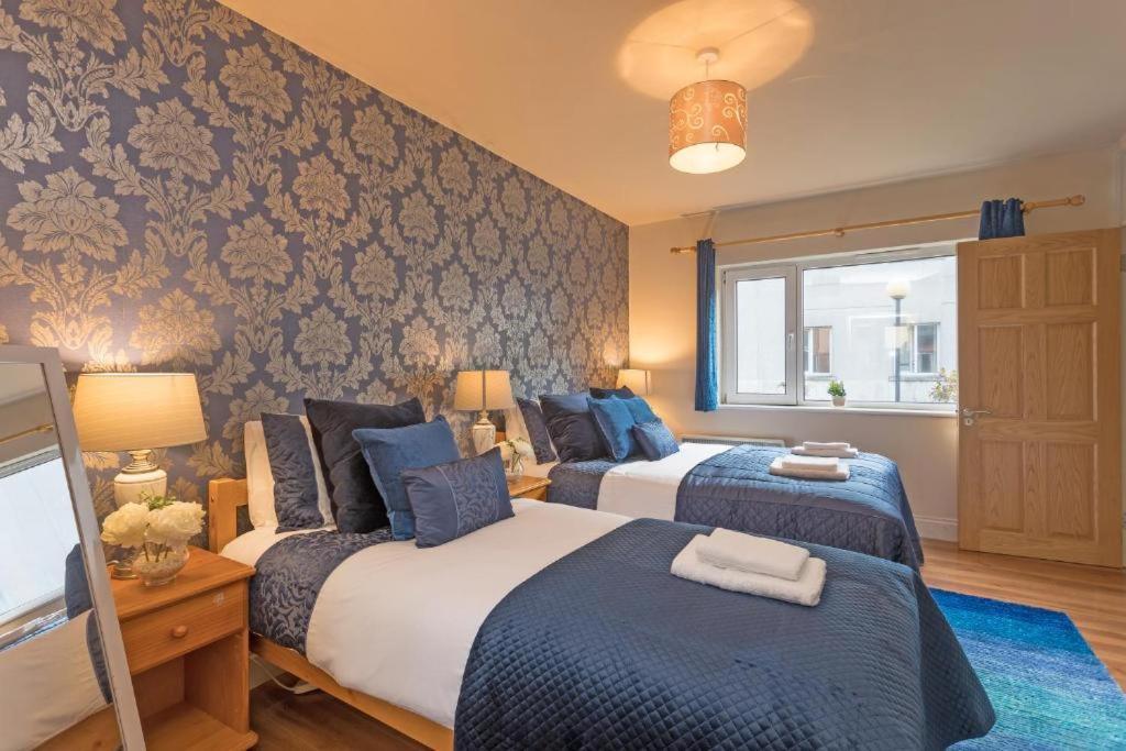 Town Square Townhouse - Best Location In Galway Exterior photo